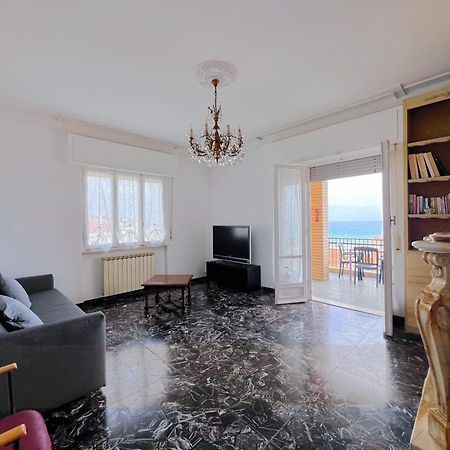Ampio Appartamento Con Vista فاراتسي المظهر الخارجي الصورة